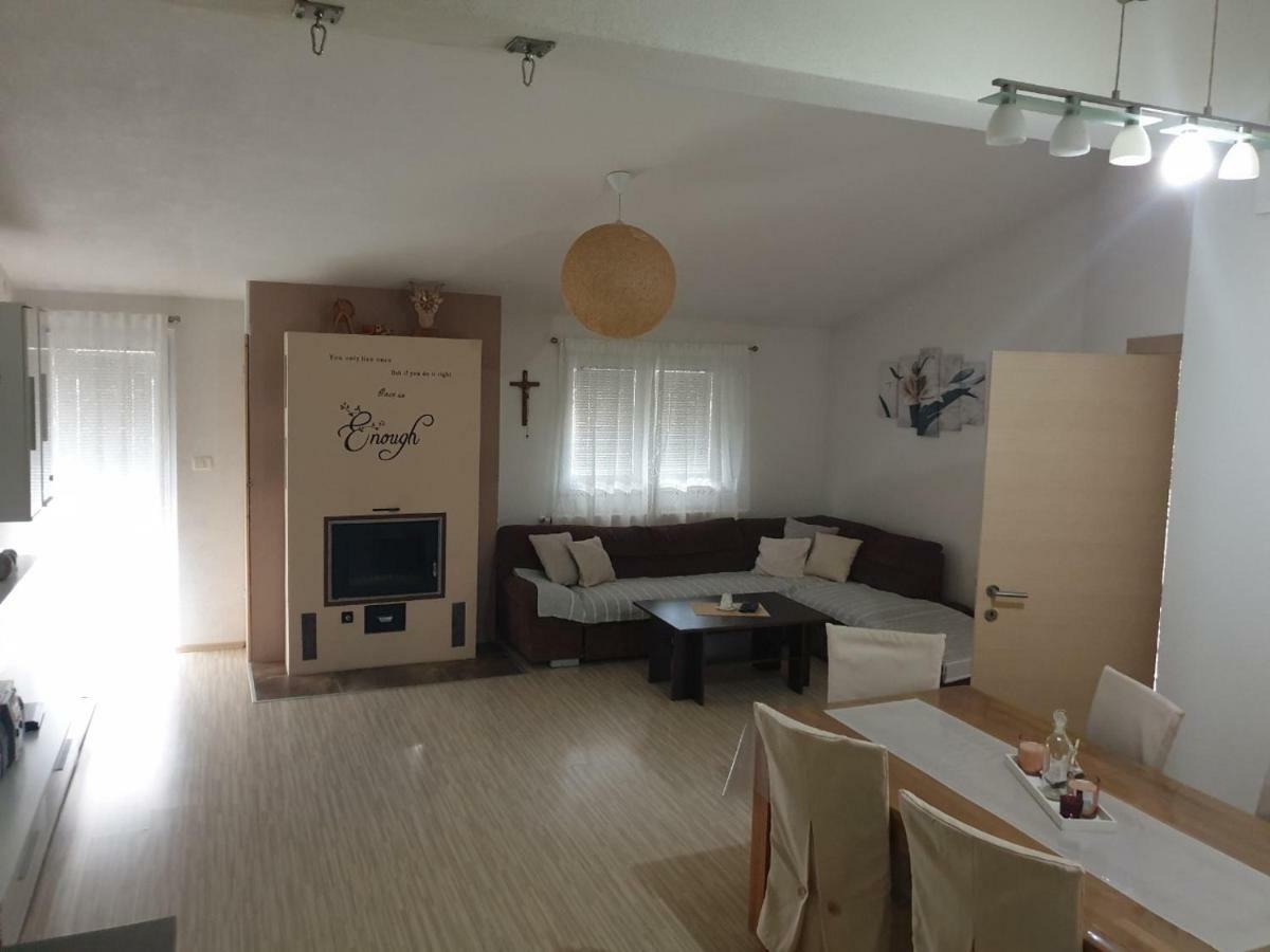 Marijan Appartement Pula Buitenkant foto